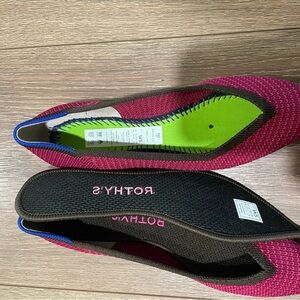 Rothy’s The Point Magenta Retired Flats